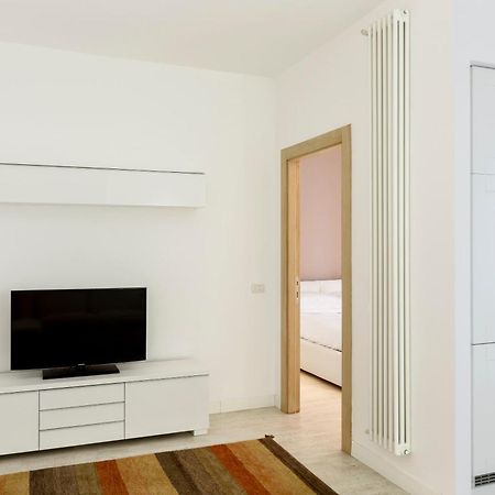 Comfort Suites Garibaldi Милано Стая снимка