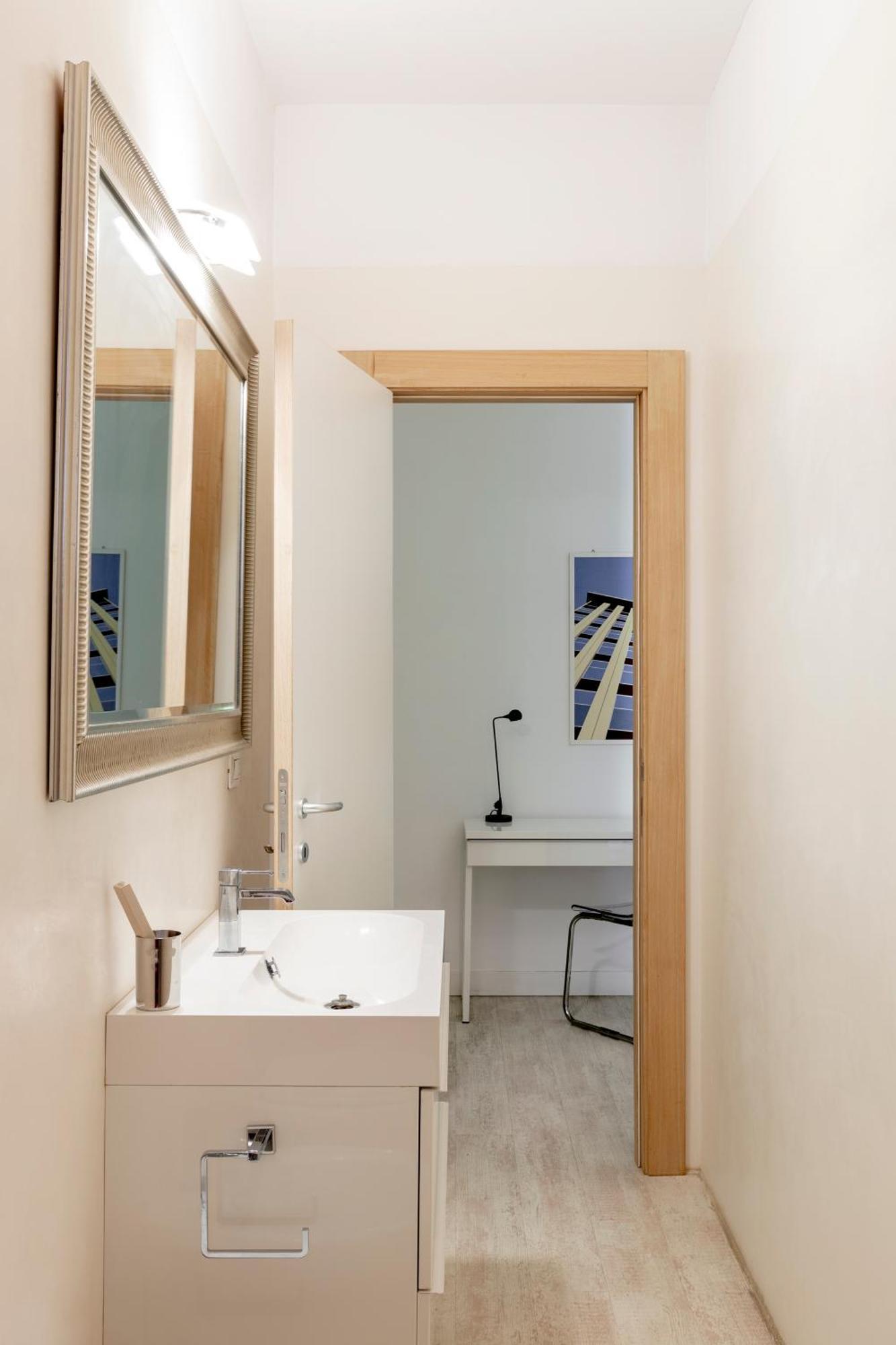 Comfort Suites Garibaldi Милано Стая снимка
